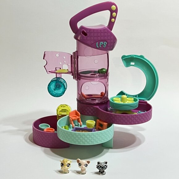 Littlest Pet Shop Teeniest Tiniest Pop Up Mini Playset Racoon, Hamster, Squirrel - Picture 1 of 8